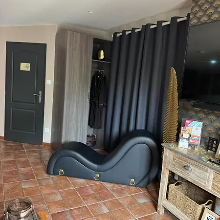 785 Jacuzzi Sauna Oda ve Kahvaltı