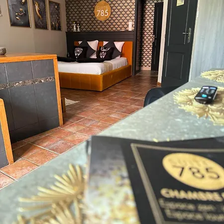 785 Jacuzzi Sauna Oda ve Kahvaltı