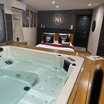 Bed & Breakfast 785 Jacuzzi Sauna 4*