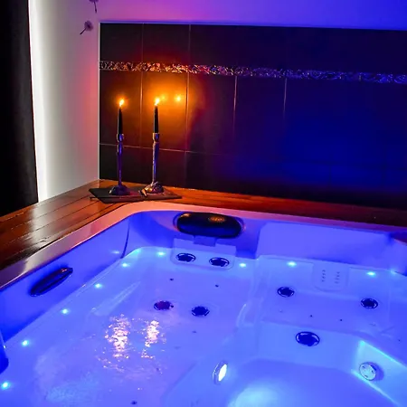 785 Jacuzzi Sauna 住宿加早餐酒店 蒙托邦