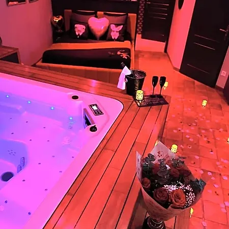 785 Jacuzzi Sauna Oda ve Kahvaltı Montauban