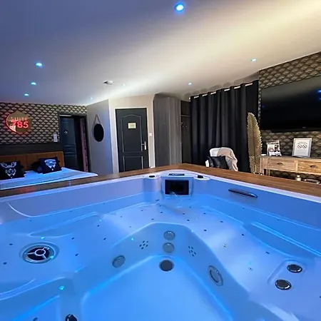 Oda ve Kahvaltı 785 Jacuzzi Sauna Montauban