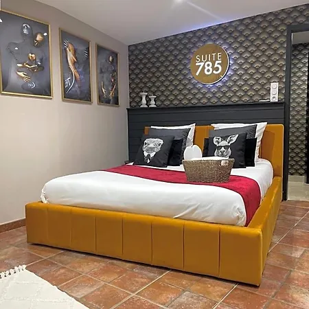 785 Jacuzzi Sauna