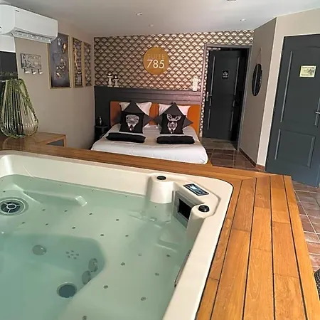 785 Jacuzzi Sauna 4*